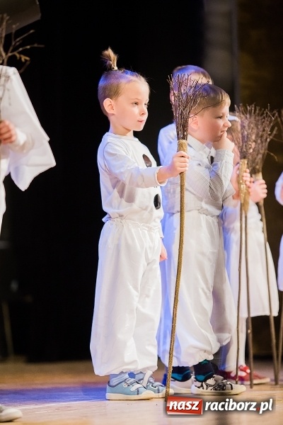 Zdjęcie w galerii na portalu naszraciborz.pl: Przedszkole nr 15 wystąpiło w Raciborskim Centrum Kultury wiadomości z regionu