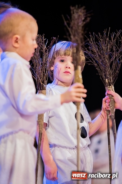 Zdjęcie w galerii na portalu naszraciborz.pl: Przedszkole nr 15 wystąpiło w Raciborskim Centrum Kultury wiadomości z regionu