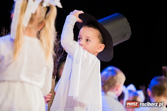 Zdjęcie w galerii na portalu naszraciborz.pl: Przedszkole nr 15 wystąpiło w Raciborskim Centrum Kultury wiadomości z regionu