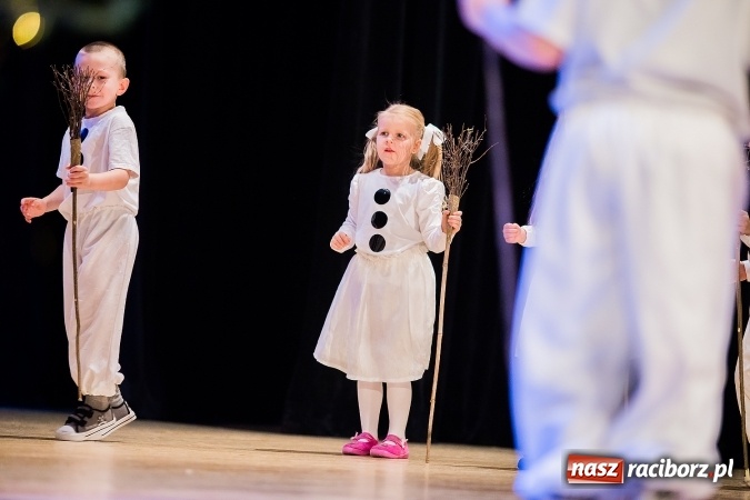 Zdjęcie w galerii na portalu naszraciborz.pl: Przedszkole nr 15 wystąpiło w Raciborskim Centrum Kultury wiadomości z regionu