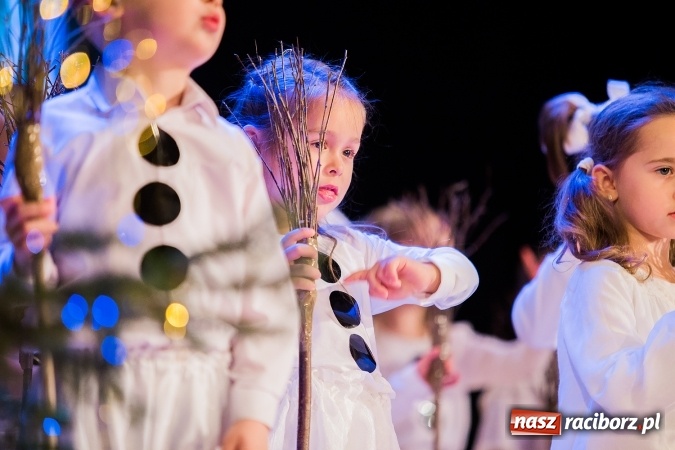 Zdjęcie w galerii na portalu naszraciborz.pl: Przedszkole nr 15 wystąpiło w Raciborskim Centrum Kultury wiadomości z regionu