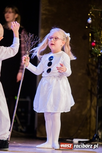 Zdjęcie w galerii na portalu naszraciborz.pl: Przedszkole nr 15 wystąpiło w Raciborskim Centrum Kultury wiadomości z regionu