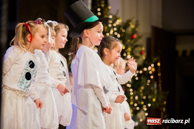 Zdjęcie w galerii na portalu naszraciborz.pl: Przedszkole nr 15 wystąpiło w Raciborskim Centrum Kultury wiadomości z regionu