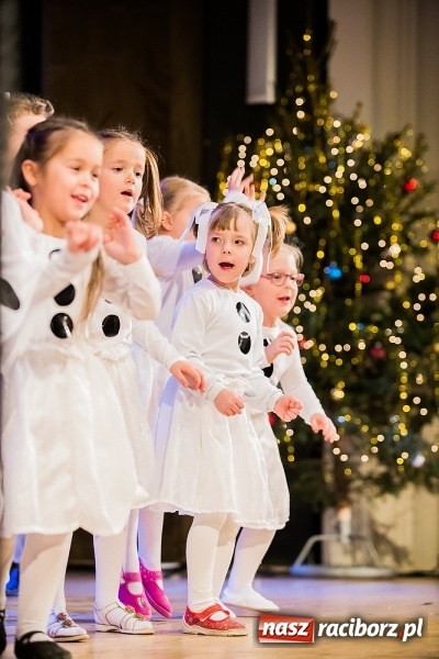 Zdjęcie w galerii na portalu naszraciborz.pl: Przedszkole nr 15 wystąpiło w Raciborskim Centrum Kultury wiadomości z regionu