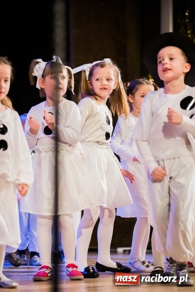 Zdjęcie w galerii na portalu naszraciborz.pl: Przedszkole nr 15 wystąpiło w Raciborskim Centrum Kultury wiadomości z regionu