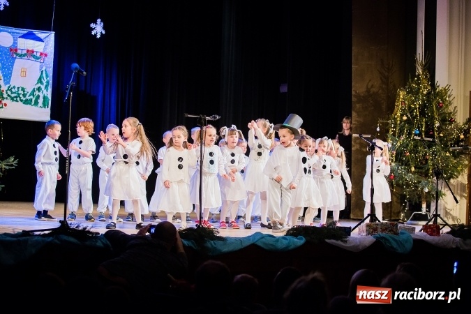 Zdjęcie w galerii na portalu naszraciborz.pl: Przedszkole nr 15 wystąpiło w Raciborskim Centrum Kultury wiadomości z regionu