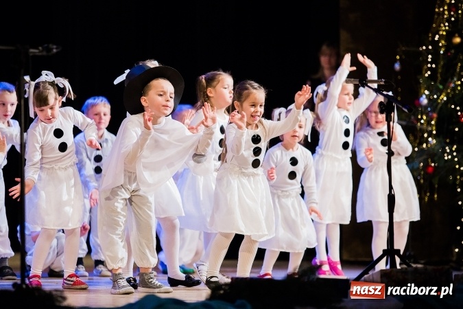 Zdjęcie w galerii na portalu naszraciborz.pl: Przedszkole nr 15 wystąpiło w Raciborskim Centrum Kultury wiadomości z regionu