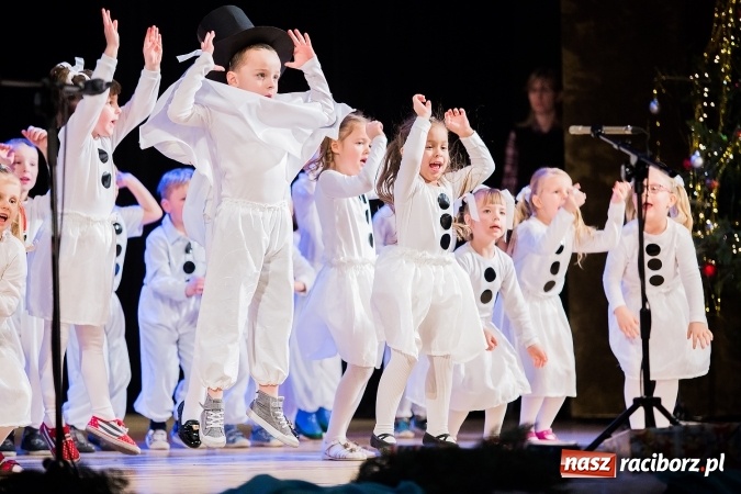 Zdjęcie w galerii na portalu naszraciborz.pl: Przedszkole nr 15 wystąpiło w Raciborskim Centrum Kultury wiadomości z regionu