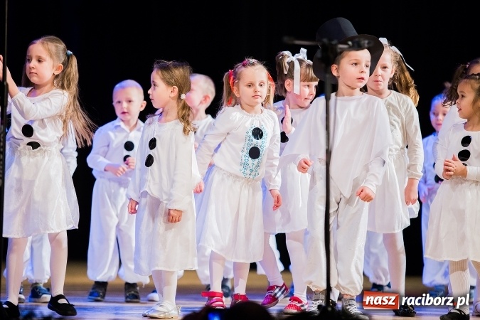 Zdjęcie w galerii na portalu naszraciborz.pl: Przedszkole nr 15 wystąpiło w Raciborskim Centrum Kultury wiadomości z regionu