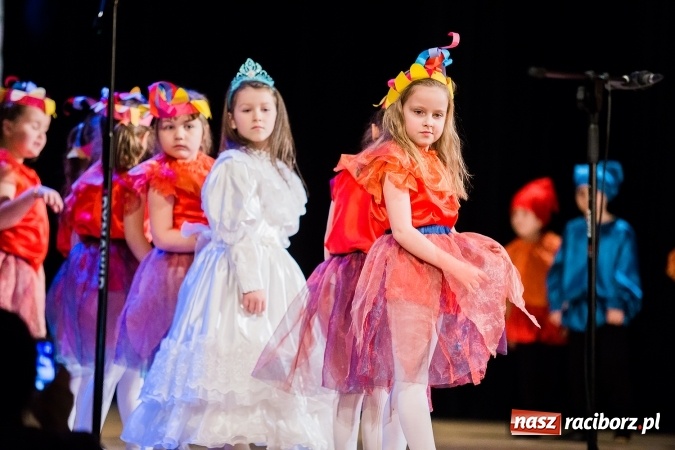 Zdjęcie w galerii na portalu naszraciborz.pl: Przedszkole nr 15 wystąpiło w Raciborskim Centrum Kultury wiadomości z regionu