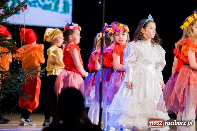 Zdjęcie w galerii na portalu naszraciborz.pl: Przedszkole nr 15 wystąpiło w Raciborskim Centrum Kultury wiadomości z regionu