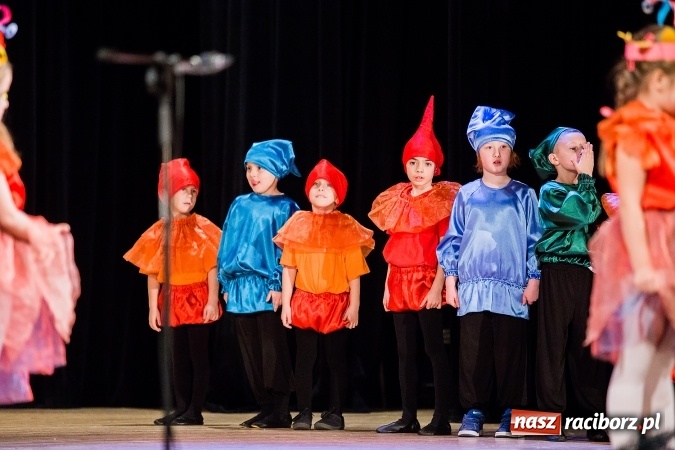 Zdjęcie w galerii na portalu naszraciborz.pl: Przedszkole nr 15 wystąpiło w Raciborskim Centrum Kultury wiadomości z regionu