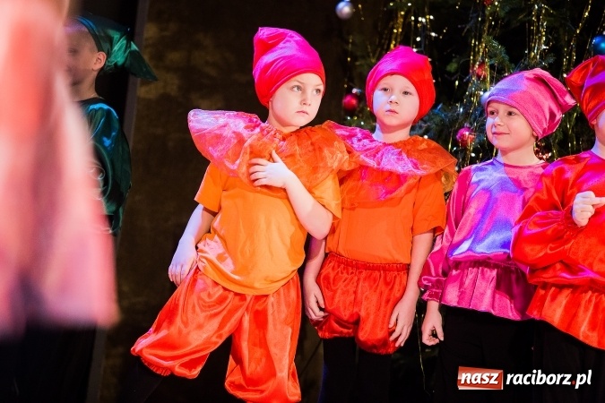 Zdjęcie w galerii na portalu naszraciborz.pl: Przedszkole nr 15 wystąpiło w Raciborskim Centrum Kultury wiadomości z regionu