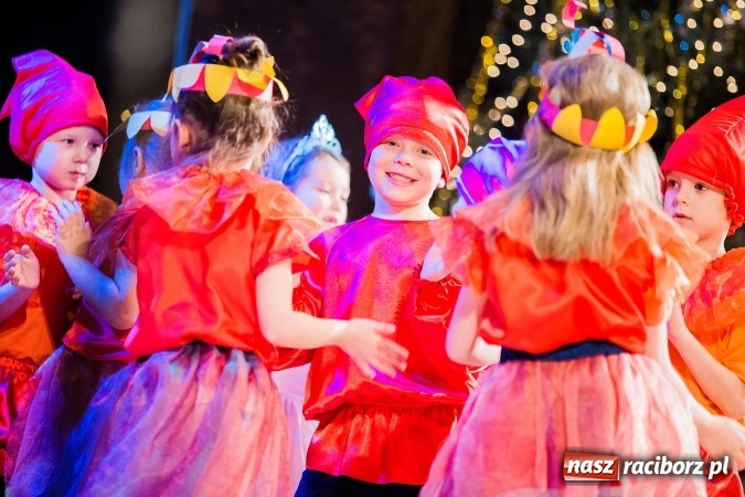 Zdjęcie w galerii na portalu naszraciborz.pl: Przedszkole nr 15 wystąpiło w Raciborskim Centrum Kultury wiadomości z regionu