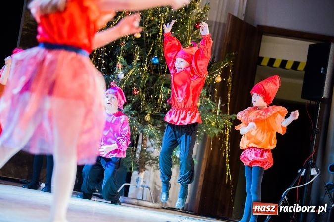 Zdjęcie w galerii na portalu naszraciborz.pl: Przedszkole nr 15 wystąpiło w Raciborskim Centrum Kultury wiadomości z regionu