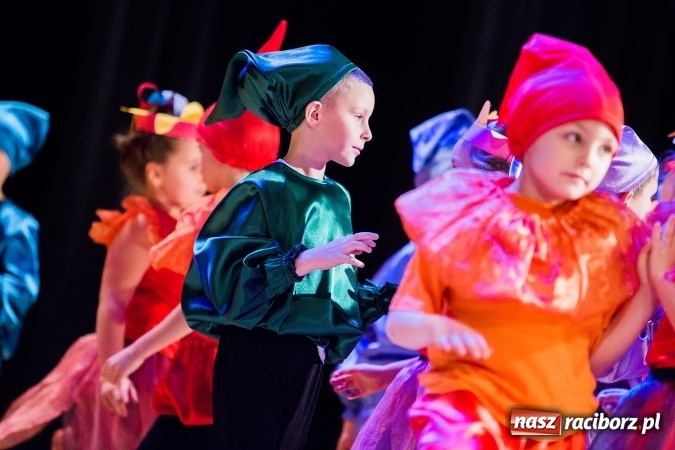 Zdjęcie w galerii na portalu naszraciborz.pl: Przedszkole nr 15 wystąpiło w Raciborskim Centrum Kultury wiadomości z regionu