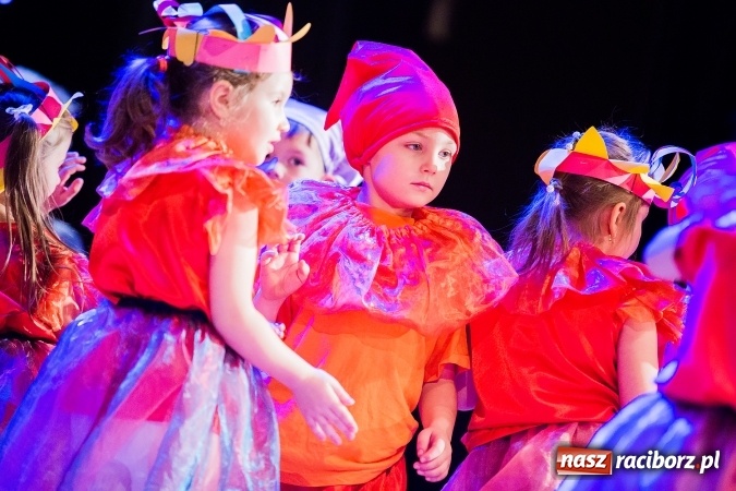 Zdjęcie w galerii na portalu naszraciborz.pl: Przedszkole nr 15 wystąpiło w Raciborskim Centrum Kultury wiadomości z regionu