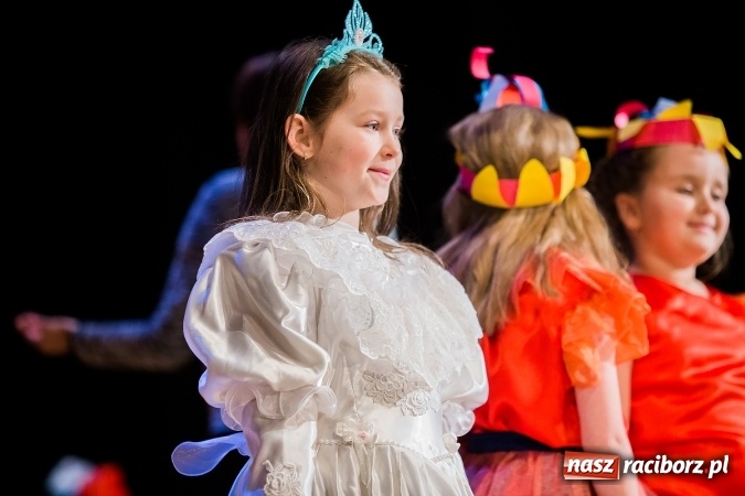 Zdjęcie w galerii na portalu naszraciborz.pl: Przedszkole nr 15 wystąpiło w Raciborskim Centrum Kultury wiadomości z regionu