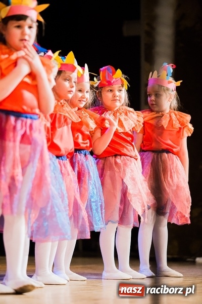 Zdjęcie w galerii na portalu naszraciborz.pl: Przedszkole nr 15 wystąpiło w Raciborskim Centrum Kultury wiadomości z regionu