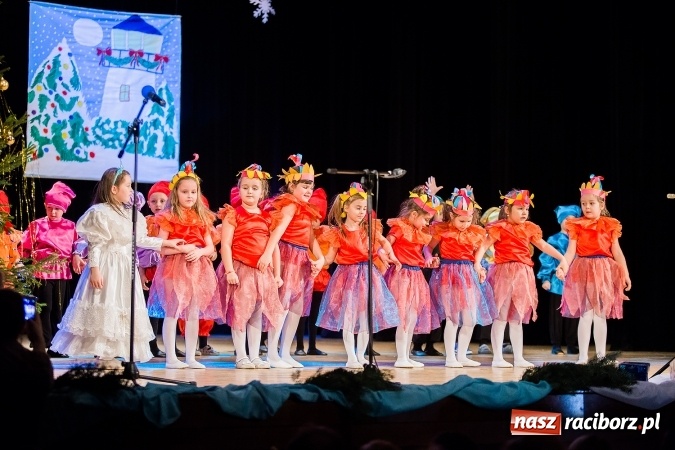 Zdjęcie w galerii na portalu naszraciborz.pl: Przedszkole nr 15 wystąpiło w Raciborskim Centrum Kultury wiadomości z regionu