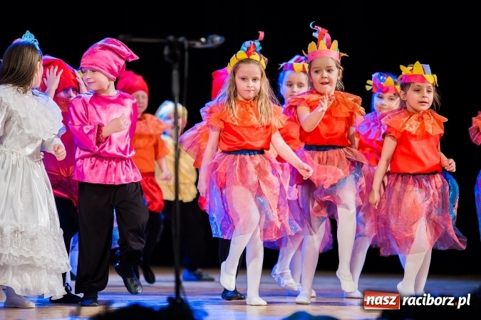 Zdjęcie w galerii na portalu naszraciborz.pl: Przedszkole nr 15 wystąpiło w Raciborskim Centrum Kultury wiadomości z regionu