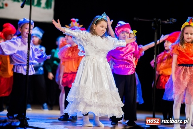 Zdjęcie w galerii na portalu naszraciborz.pl: Przedszkole nr 15 wystąpiło w Raciborskim Centrum Kultury wiadomości z regionu
