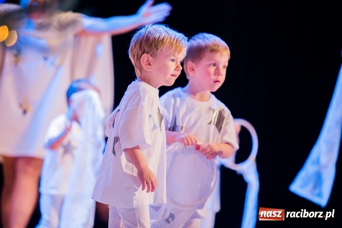 Zdjęcie w galerii na portalu naszraciborz.pl: Przedszkole nr 15 wystąpiło w Raciborskim Centrum Kultury wiadomości z regionu