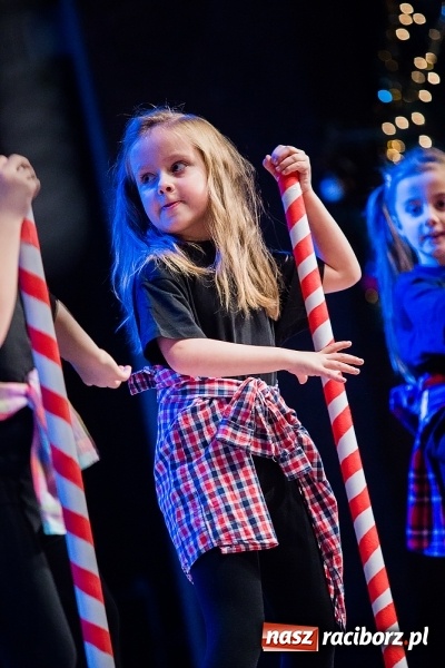 Zdjęcie w galerii na portalu naszraciborz.pl: Przedszkole nr 15 wystąpiło w Raciborskim Centrum Kultury wiadomości z regionu