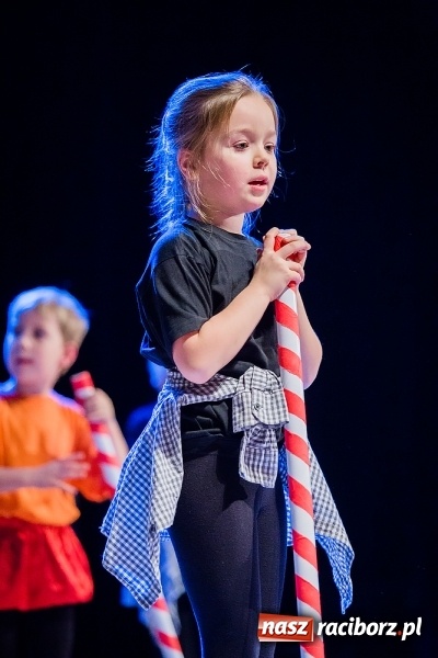 Zdjęcie w galerii na portalu naszraciborz.pl: Przedszkole nr 15 wystąpiło w Raciborskim Centrum Kultury wiadomości z regionu