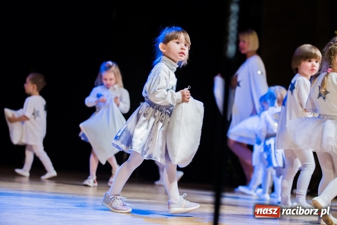 Zdjęcie w galerii na portalu naszraciborz.pl: Przedszkole nr 15 wystąpiło w Raciborskim Centrum Kultury wiadomości z regionu