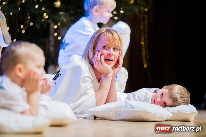 Zdjęcie w galerii na portalu naszraciborz.pl: Przedszkole nr 15 wystąpiło w Raciborskim Centrum Kultury wiadomości z regionu