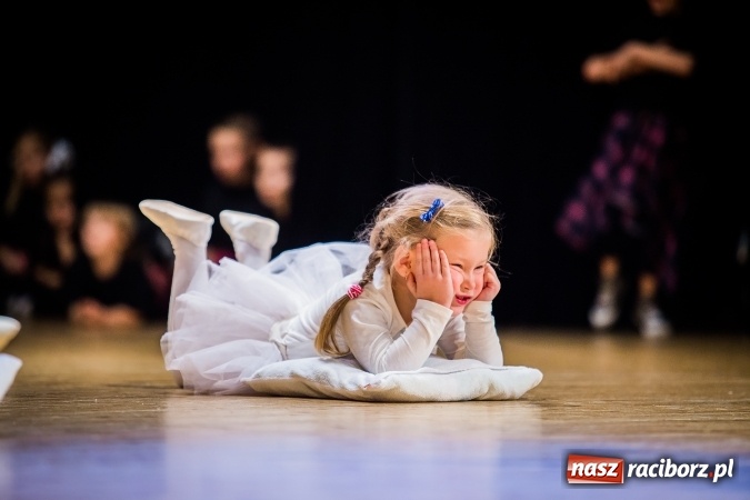 Zdjęcie w galerii na portalu naszraciborz.pl: Przedszkole nr 15 wystąpiło w Raciborskim Centrum Kultury wiadomości z regionu