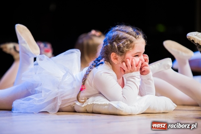 Zdjęcie w galerii na portalu naszraciborz.pl: Przedszkole nr 15 wystąpiło w Raciborskim Centrum Kultury wiadomości z regionu