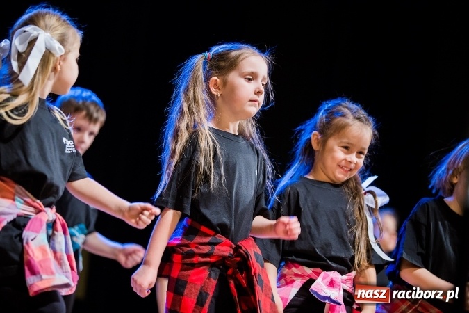 Zdjęcie w galerii na portalu naszraciborz.pl: Przedszkole nr 15 wystąpiło w Raciborskim Centrum Kultury wiadomości z regionu