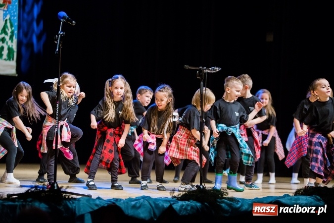 Zdjęcie w galerii na portalu naszraciborz.pl: Przedszkole nr 15 wystąpiło w Raciborskim Centrum Kultury wiadomości z regionu