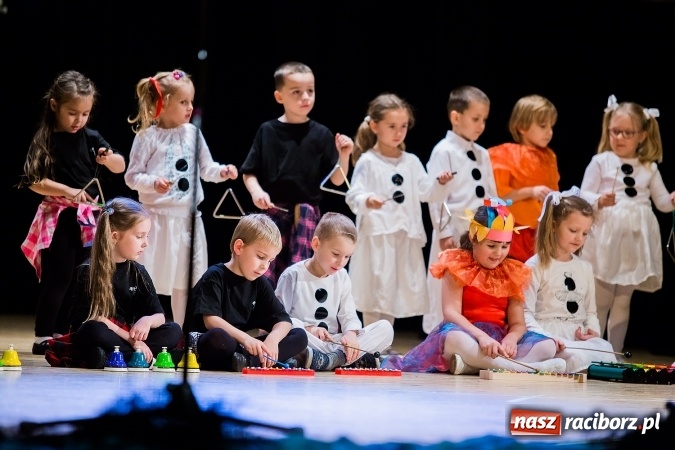 Zdjęcie w galerii na portalu naszraciborz.pl: Przedszkole nr 15 wystąpiło w Raciborskim Centrum Kultury wiadomości z regionu