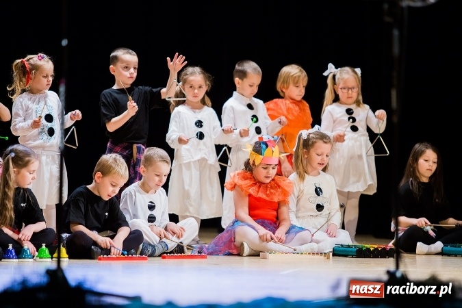 Zdjęcie w galerii na portalu naszraciborz.pl: Przedszkole nr 15 wystąpiło w Raciborskim Centrum Kultury wiadomości z regionu