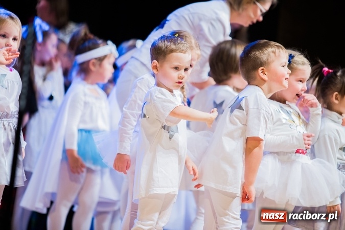 Zdjęcie w galerii na portalu naszraciborz.pl: Przedszkole nr 15 wystąpiło w Raciborskim Centrum Kultury wiadomości z regionu