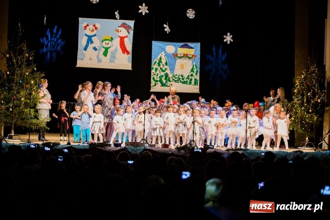 Zdjęcie w galerii na portalu naszraciborz.pl: Przedszkole nr 15 wystąpiło w Raciborskim Centrum Kultury wiadomości z regionu