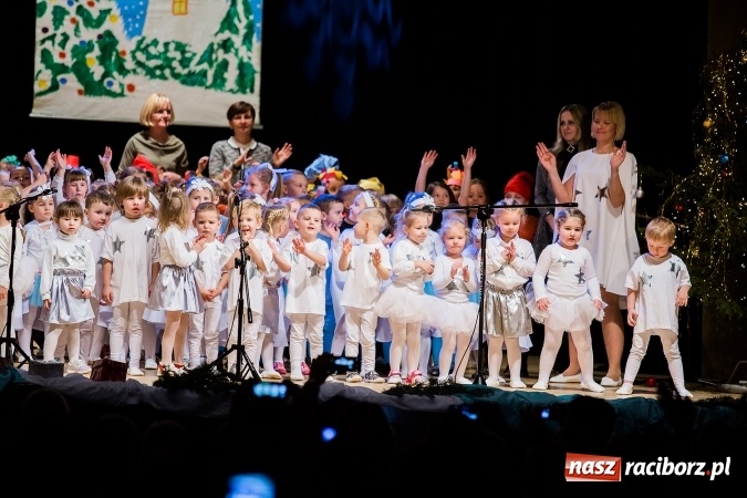Zdjęcie w galerii na portalu naszraciborz.pl: Przedszkole nr 15 wystąpiło w Raciborskim Centrum Kultury wiadomości z regionu