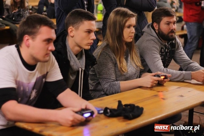 Zdjęcie w galerii na portalu naszraciborz.pl: III Turniej Mikołajkowy FIFA 2017 za nami wiadomości z regionu