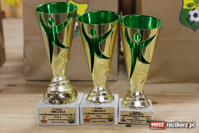 Zdjęcie w galerii na portalu naszraciborz.pl: III Turniej Mikołajkowy FIFA 2017 za nami wiadomości z regionu