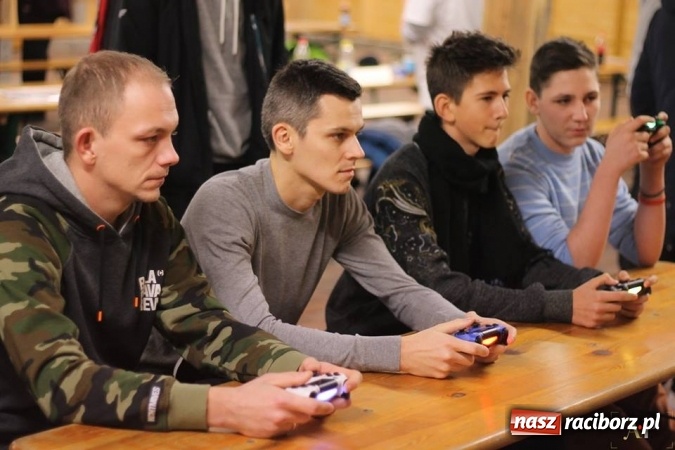 Zdjęcie w galerii na portalu naszraciborz.pl: III Turniej Mikołajkowy FIFA 2017 za nami wiadomości z regionu