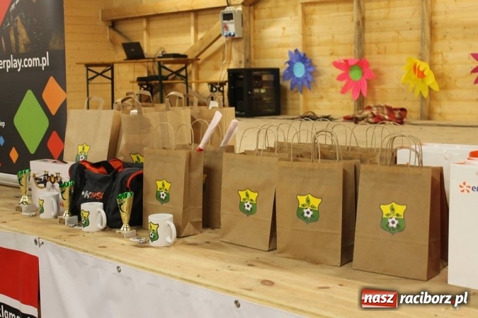Zdjęcie w galerii na portalu naszraciborz.pl: III Turniej Mikołajkowy FIFA 2017 za nami wiadomości z regionu
