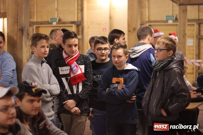 Zdjęcie w galerii na portalu naszraciborz.pl: III Turniej Mikołajkowy FIFA 2017 za nami wiadomości z regionu