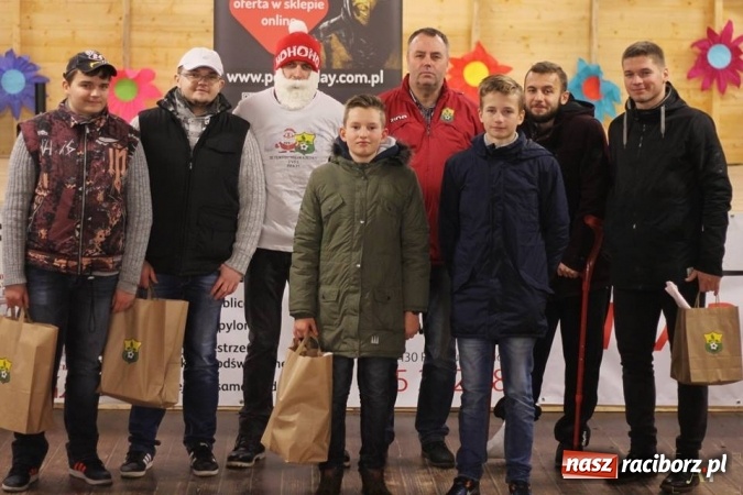 Zdjęcie w galerii na portalu naszraciborz.pl: III Turniej Mikołajkowy FIFA 2017 za nami wiadomości z regionu