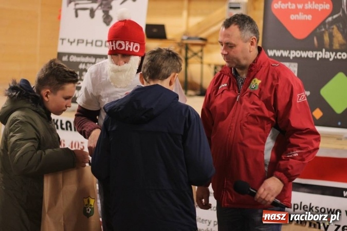 Zdjęcie w galerii na portalu naszraciborz.pl: III Turniej Mikołajkowy FIFA 2017 za nami wiadomości z regionu