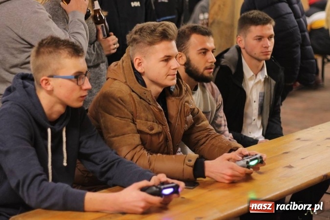 Zdjęcie w galerii na portalu naszraciborz.pl: III Turniej Mikołajkowy FIFA 2017 za nami wiadomości z regionu