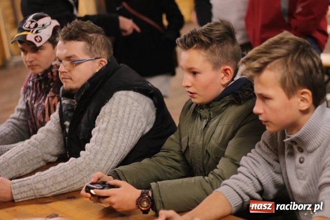 Zdjęcie w galerii na portalu naszraciborz.pl: III Turniej Mikołajkowy FIFA 2017 za nami wiadomości z regionu