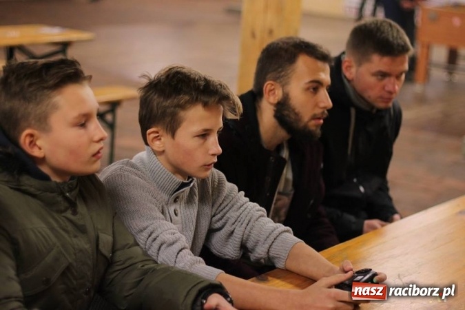 Zdjęcie w galerii na portalu naszraciborz.pl: III Turniej Mikołajkowy FIFA 2017 za nami wiadomości z regionu